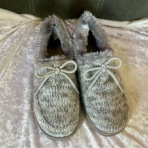 Cozy Gray Women's loafers bc born in California